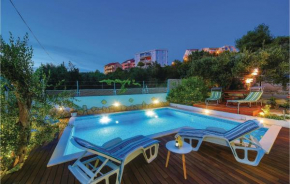 Nice Apartment In Okrug Gornji With Wifi